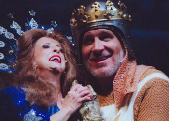 Arath de la Torre y María Elena Saldaña debutan con éxito en “Spamalot” | AMEXI/FOTO: IG @arathdelatorre