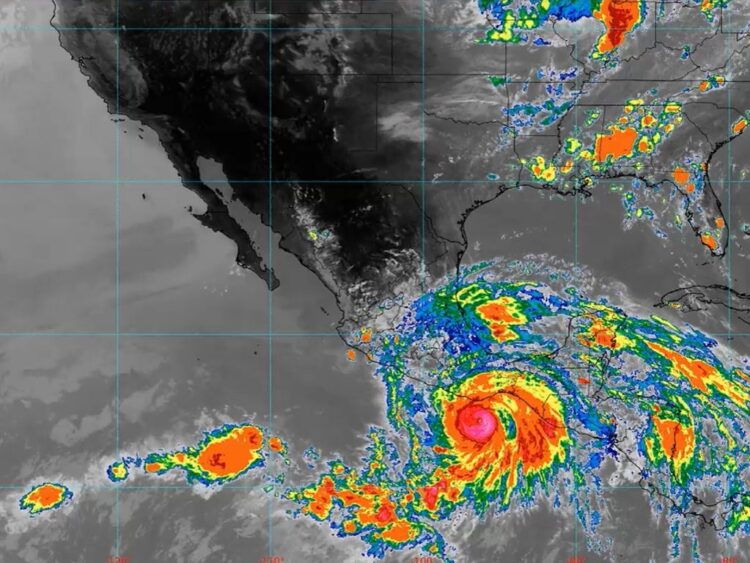 Huracán Erick se intensifica rápidamente frente a la costa de Oaxaca | AMEXI/FOTO: X @conagua_clima