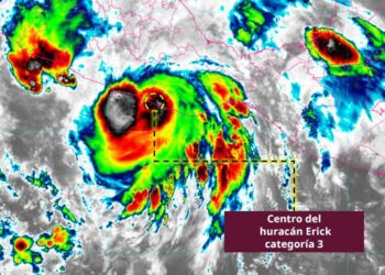 Erick impacta como huracán categoría 3 en la costa oeste de Oaxaca | AMEXI/FOTO: X @conagua_clima