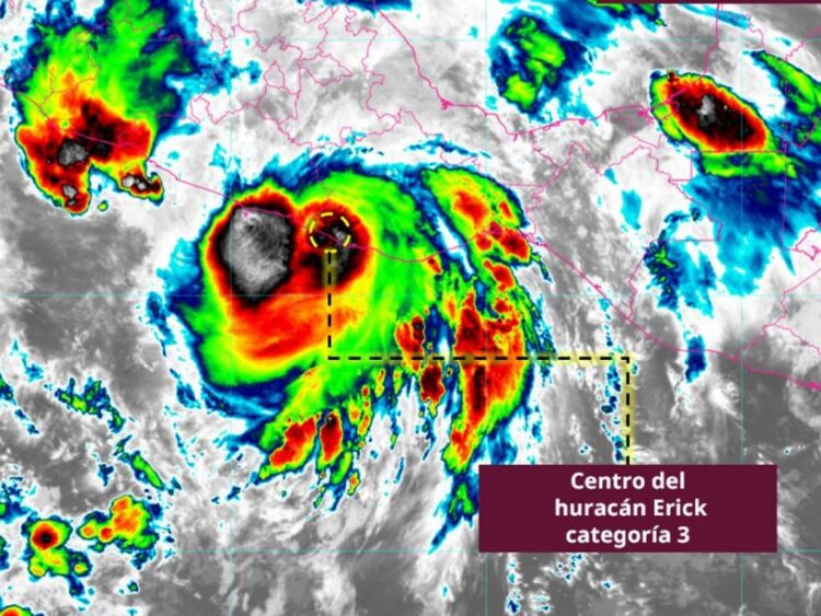 Erick impacta como huracán categoría 3 en la costa oeste de Oaxaca | AMEXI/FOTO: X @conagua_clima