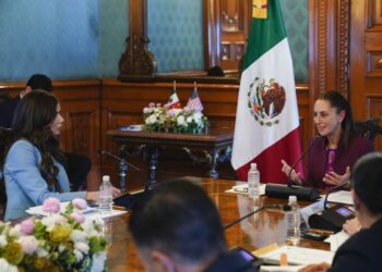 La presidenta Claudia Sheinbaum recibió en Palacio Nacional a Kristi Noem, secretaria de Seguridad Nacional de Estados Unidos, el 28 de marzo de 2025. Artículo Influencia mediática