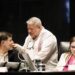 Veracruzanos detenidos en Los Ángeles están incomunicados: senador Huerta