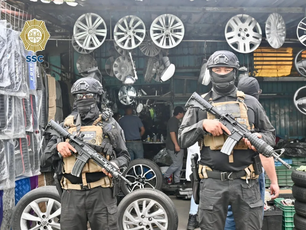 Operativo en CDMX para localizar autopartes robadas. Desmantelan narcolaboratorio en Michoacán