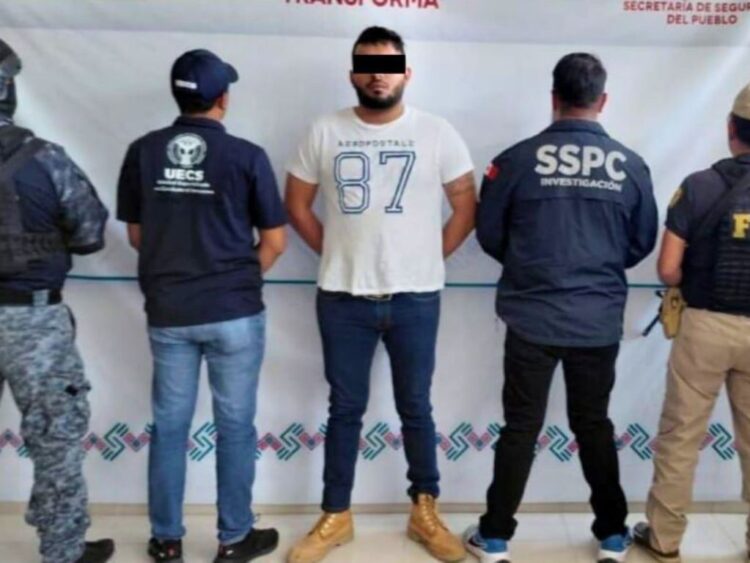 Dos presuntos generadores de violencia, detenidos. Presentación de Abraham “N”, “Doble Cero”.