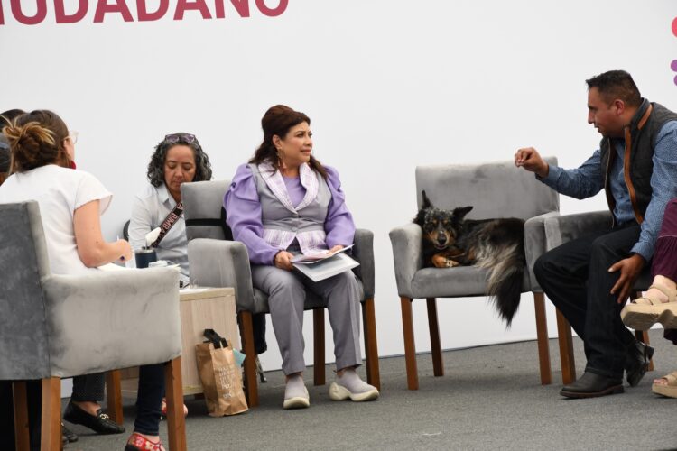 Clara Brugada refrenda su compromiso con libertad de expresión