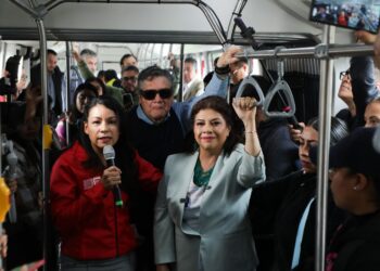 primer biarticulado eléctrico del mundo