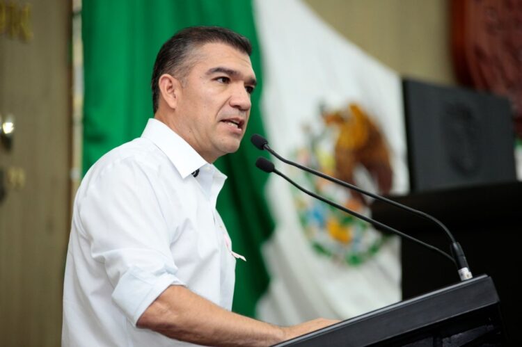El Congreso de Chiapas analizará una iniciativa de ley que propone otorgar beneficios por parte del Estado a las personas migrantes, informa el diputado Luis Ignacio Avendaño.