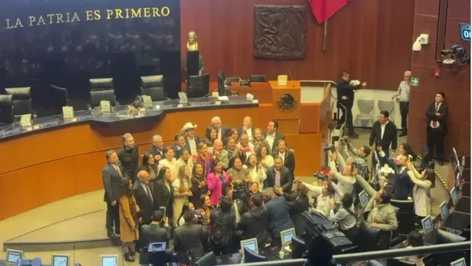 Morena y aliados en el Senado felicitan a Sheinbaum por su cumpleaños 63