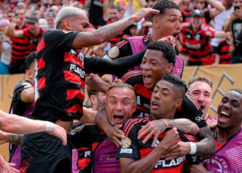 Flamengo mantiene el dominio brasileño