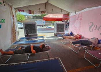 En Mexicali, Baja California ante la ola de calor , el gobierno municipal intensifica las acciones del Operativo S.O.S. Hidrátate.