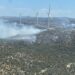 El incendio forestal que se mantiene activo en el municipio de Tecate, Baja California, presenta un 90% de control.