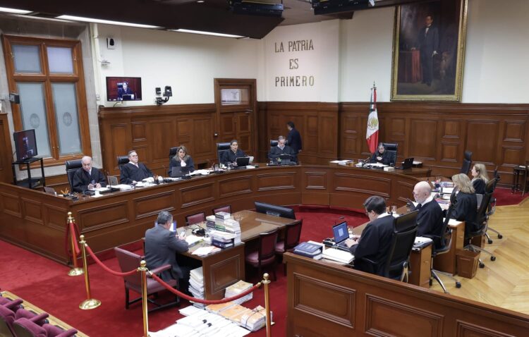 Sheinbaum propone crear figura de jueces sin rostro