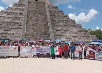 En Yucatán manifestantes de la CNTE llegan a zonas arqueológicas. Centenares de inconformes ocupan Chichén Itzá, Uxmal y Ek Balam.