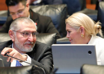 Caso Hernán Bermúdez genera choque en la Permanente. Adán Augusto López sale por la puerta trasera.