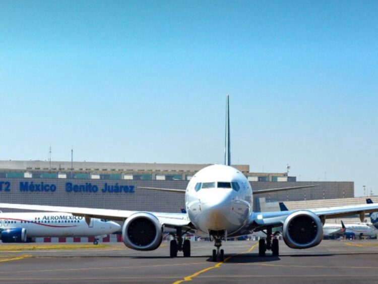 El AICM presentó fallas este fin de semana en sus operaciones de la Torre de Control provocado por un rayo que cayó en la zona.