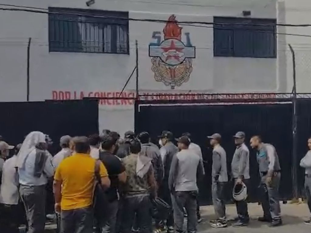 Sindicato de Nissan se reúne en privado tras anuncio del cierre de planta en Morelos