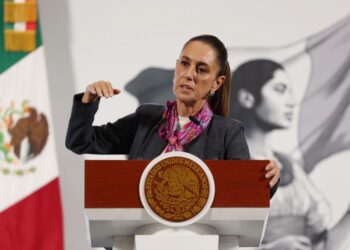 Sheinbaum descarta alerta por drones del narco en frontera con EU