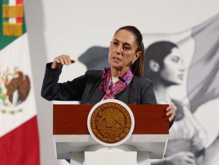 Sheinbaum descarta alerta por drones del narco en frontera con EU