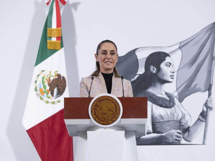 “Que decida el Tribunal” sobre sanciones “contradictorias” del INE por acordeones: Sheinbaum