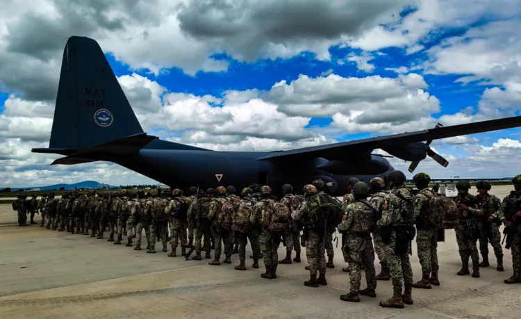 Llegan a Culiacán, Sinaloa, 90 elementos del Ejército Nacional