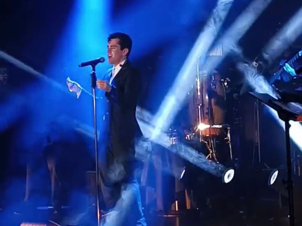 Nico Ruiz en el Lunario: el hombre que canta suave y conquista hondo