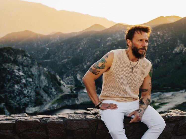 Noel Schajris estrena video musical de “Gracias Por Entrar”