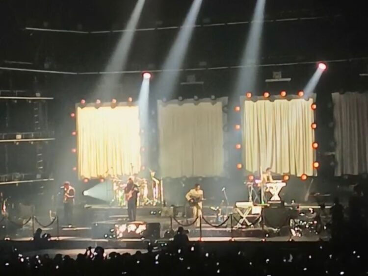Little Jesus hace temblar el Palacio de los Deportes: Una noche de pop, lluvia y euforia celestial