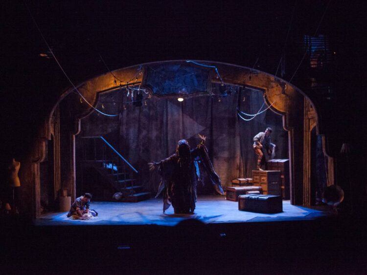 Más de siete años hilando aplausos: “El hilador” vuelve a su casa, el Teatro Helénico