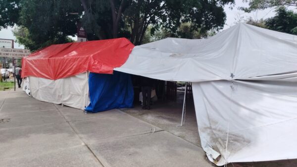 Campamento de la huelga de los trabajadores de la ENMyH