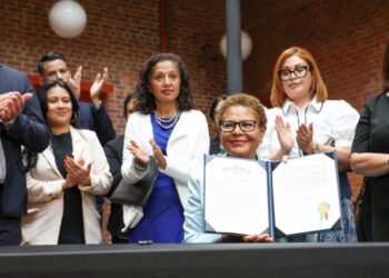 Alcaldesa de Los Ángeles confronta a Trump