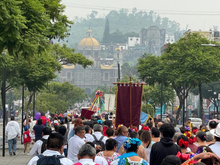 Yucatecos oran en la Basílica de Guadalupe por la justicia y la paz en México