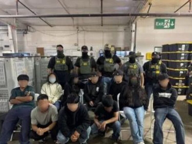 Detienen a otros 200 migrantes en redadas en California