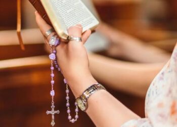 La Iglesia católica y el papel de la mujer: entre la tradición, el cambio y el desafío de la sinodalidad en evolución.