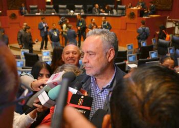 Ramírez Cuéllar. Ramírez Cuéllar niega que relevará a Monreal en Diputados.