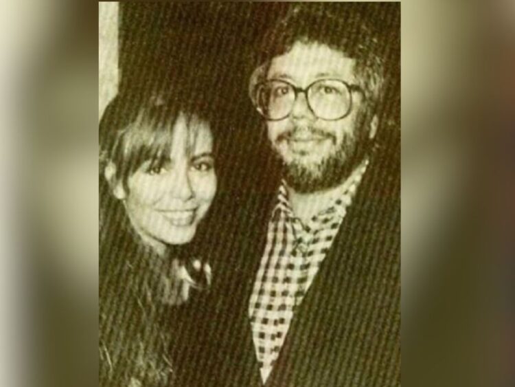“Con los niños NO”. Sasha Sokol y Luis de Llano hace cuarenta años. Foto Ig Sasha Sokol