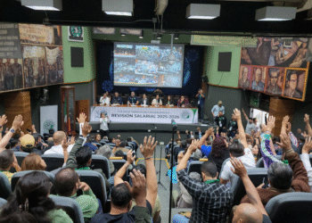 Delegados de la Asamblea de Revision Salarial 2025 del Sindicato de Telefonistas de la República Mexicana (STRM) aprueban aumento salarial del 5.5%