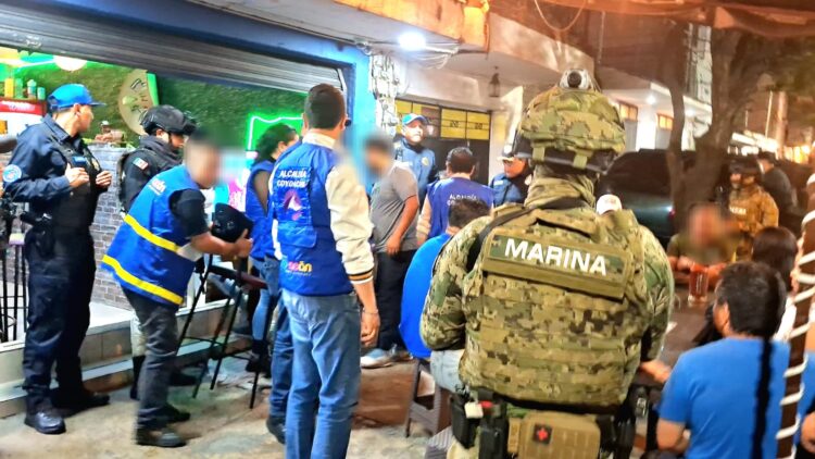 Pese a resistencia, continúa en Coyoacán el retiro de chelerías