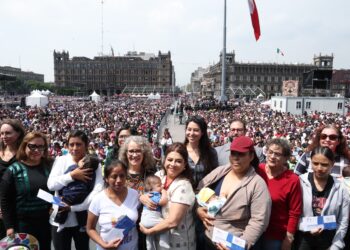 Clara Brugada entrega 22 mil apoyos económicos para niñez del programa Desde la Cuna