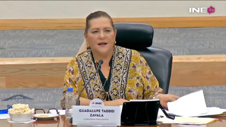 INE impone multas a candidatos que aparecieron en acordeones