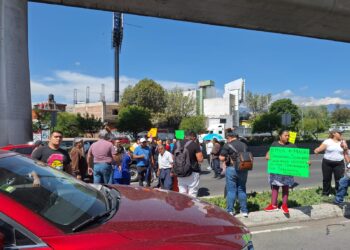 Cumplen comerciantes y realizan mega bloqueo en CDMX