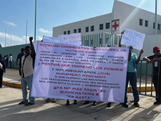 Manifestantes pescadores, en Coatzacoalcos, Veracruz