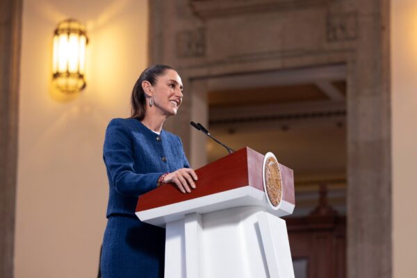 La presidenta Claudia Sheinbaum señala que la quema de libros en el MUAC son acciones propias de “movimientos fascistas”.
