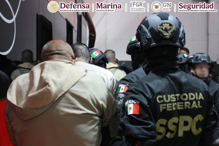 En una acción del Gabinete de Seguridad del Gobierno se realizó el traslado de 60 presos considerados peligrosos,  a distintos penales.