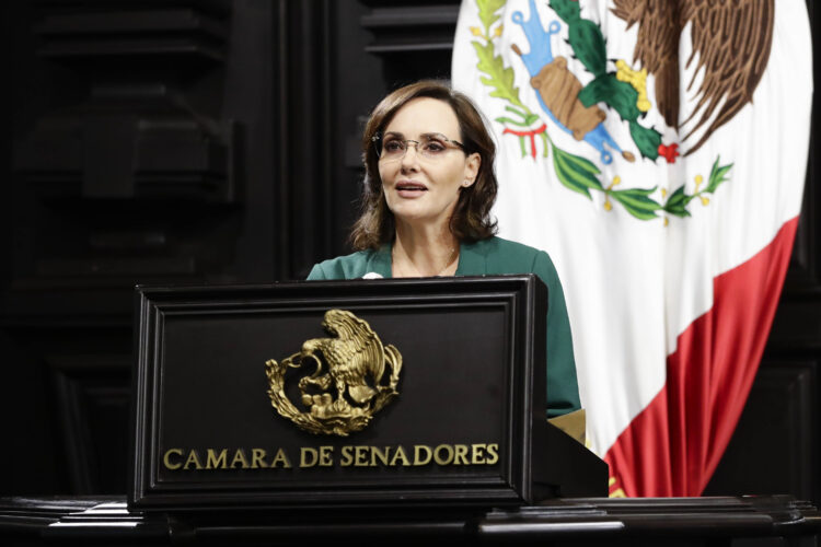 Lilly Téllez acusada por Morena de 'traición a la patria"