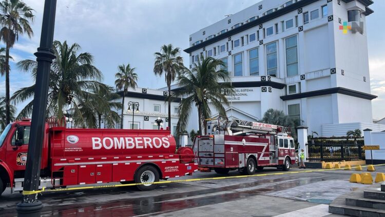 Se registra conato de incendio en edificio de la Asipona en el puerto de Veracruz, sin lesionados