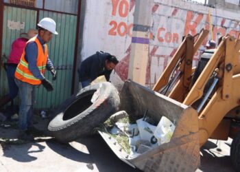 Actopan, Hidalgo. Quitan escombros de la vía pública como parte de la Campaña permanente Actopan Limpio, Actopan Fuerte. Foto Cortesía Gobierno de Actopan