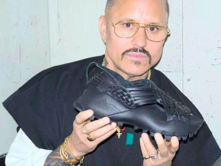 Adidas y el diseñador chicano Willy Chavarría presentaron el modelo de huaraches “Oaxaca Slip On”.