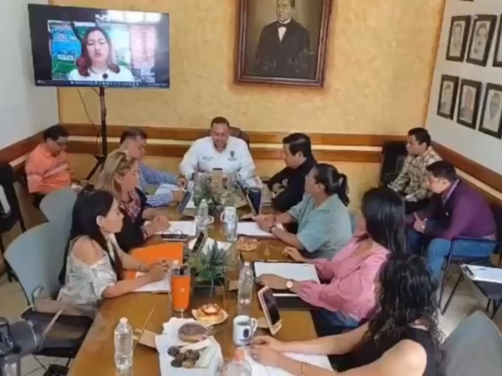 Alcalde de Temixco, Morelos, Isaac Piña Labra, ofrece disculpas públicas a la síndica y regidora por violencia política de género. AMEXI/Foto/ David Monroy