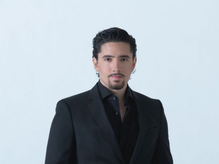 Álex Fernández celebra su nominación en los Premios Juventud | AMEXI/ FOTO: Cortesía