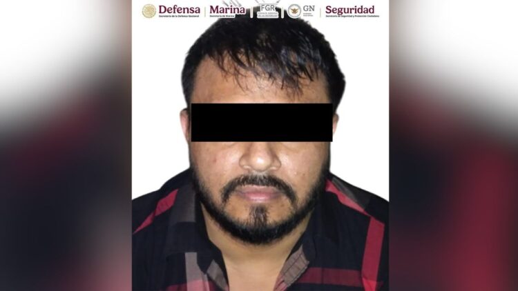Alfonso Flores Briones, alias “Cabo 13”, presunto operador del Cártel de Sinaloa, detenido en Tijuana. Foto Gabinete de Seguridad
